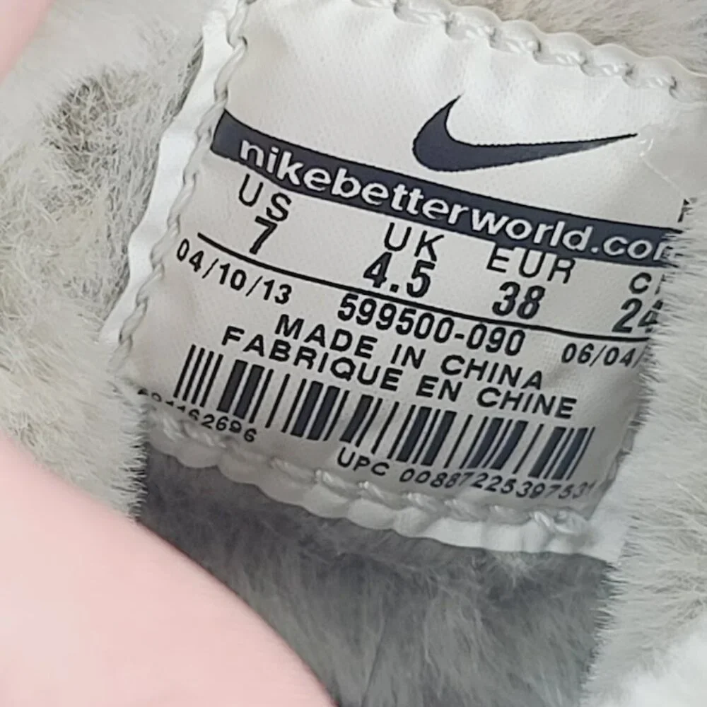 Nike Women's Black‎ Hoodie 599500-090 Sheepskin Mid-Calf Winter Snow Boot Size 7